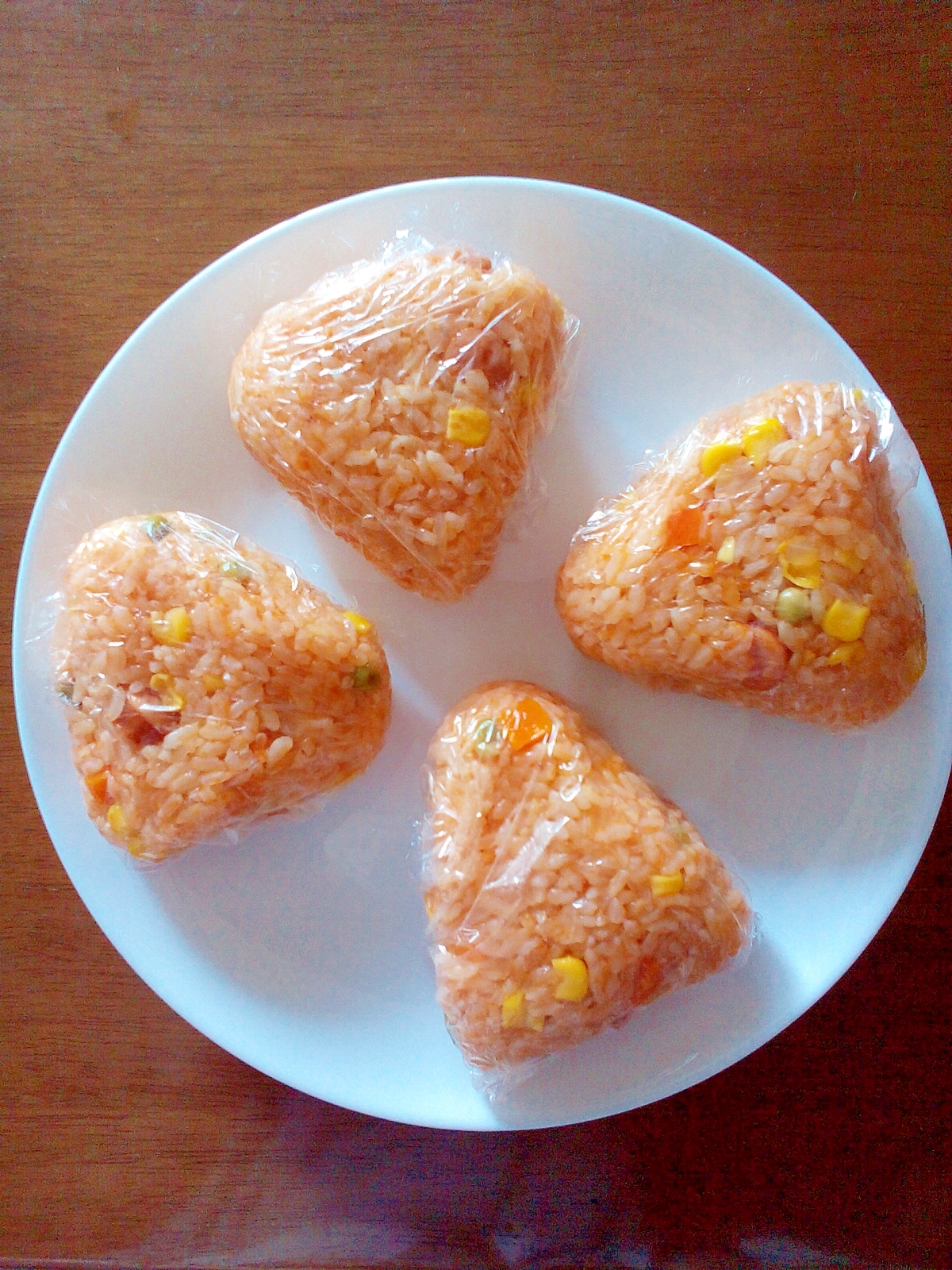 炊飯器でケチャップご飯おにぎり レシピ 作り方 By Greendakarachan 楽天レシピ