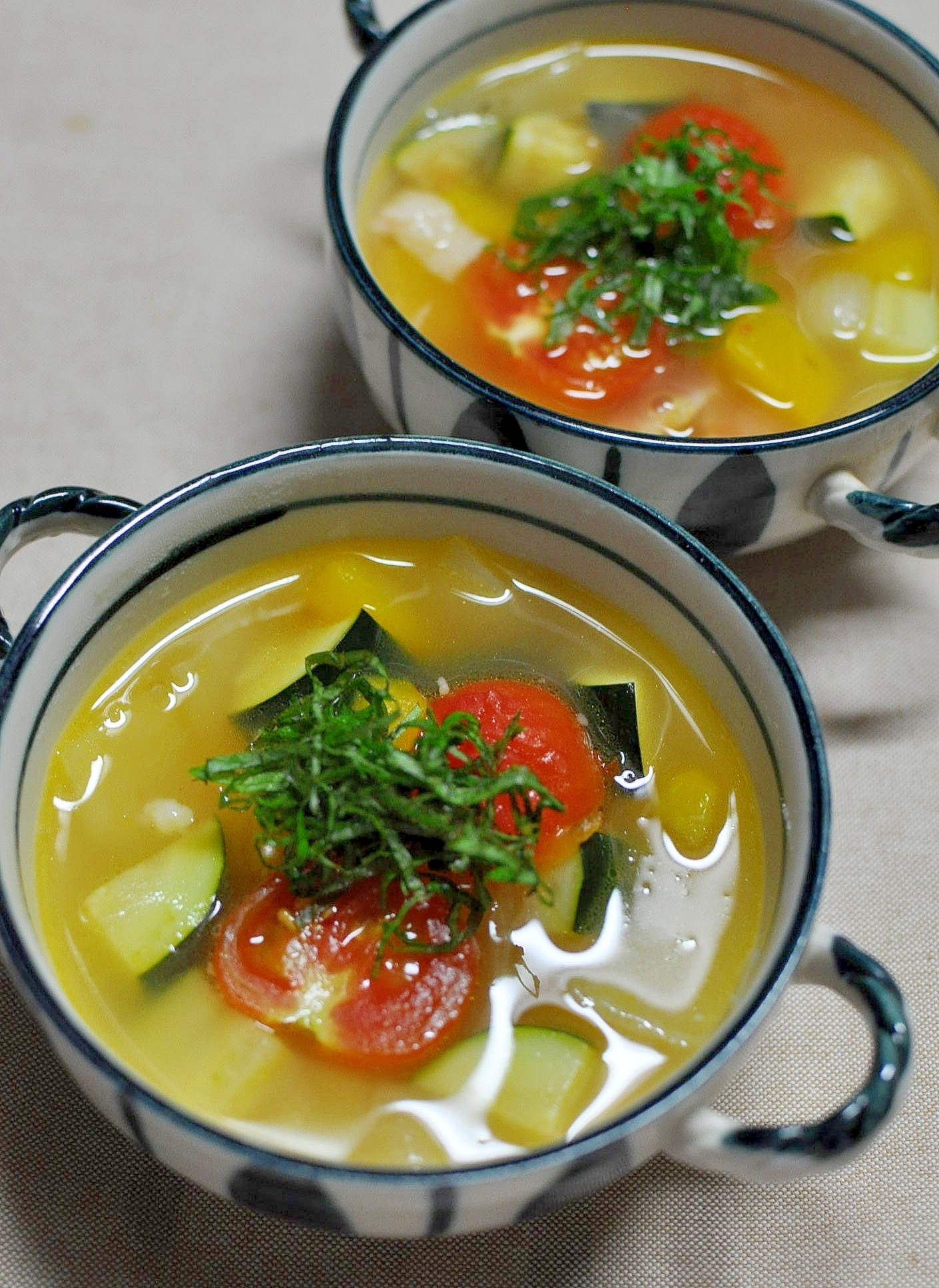 色とりどりの夏野菜のスープ