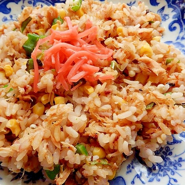 ５分！+ニンニク❤皆大好きツナ炒飯を冷凍野菜で♪