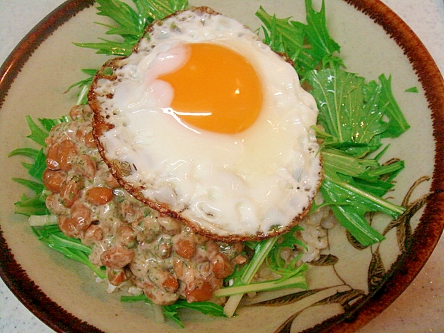 目玉焼き納豆丼