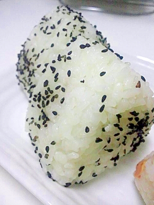 味のひとくふう ごま塩プラスおむすび レシピ 作り方 By Maiko Kuma 楽天レシピ