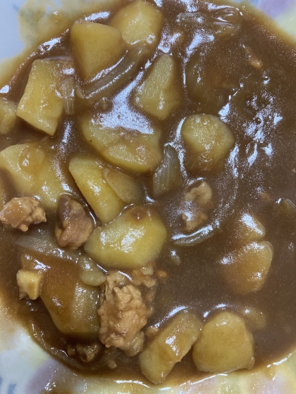 カレー（じゃがいも・人参・豚肩ロースetc..）