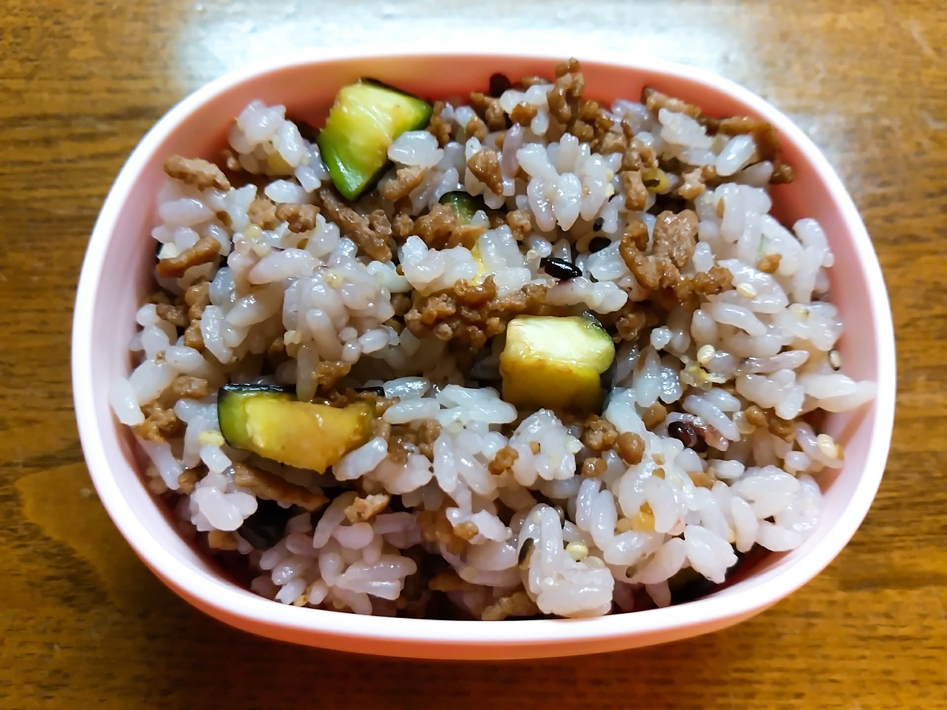 雑穀米とミンチと茄子の炒めご飯