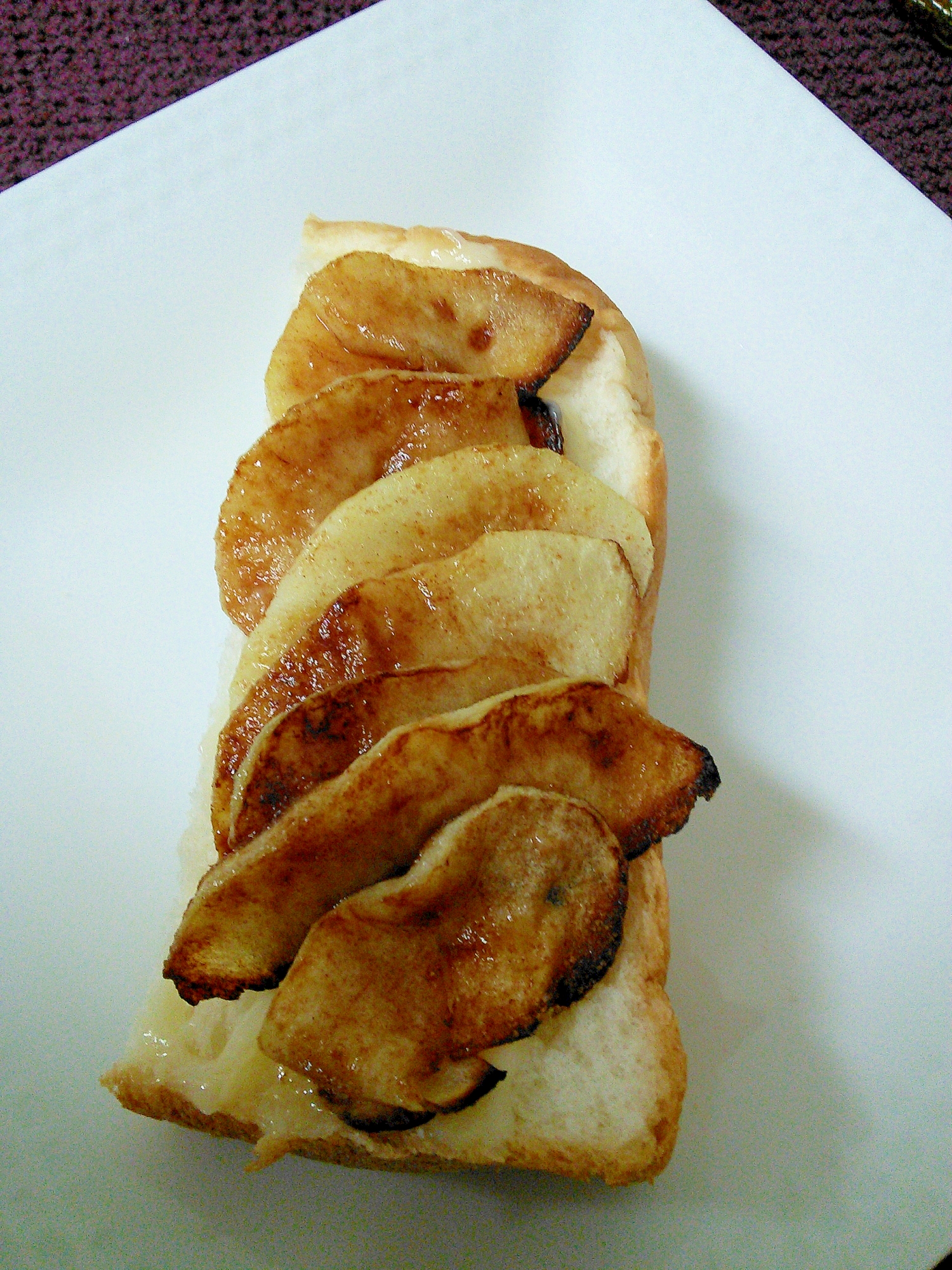 カリカリシナモンリンゴのトースト