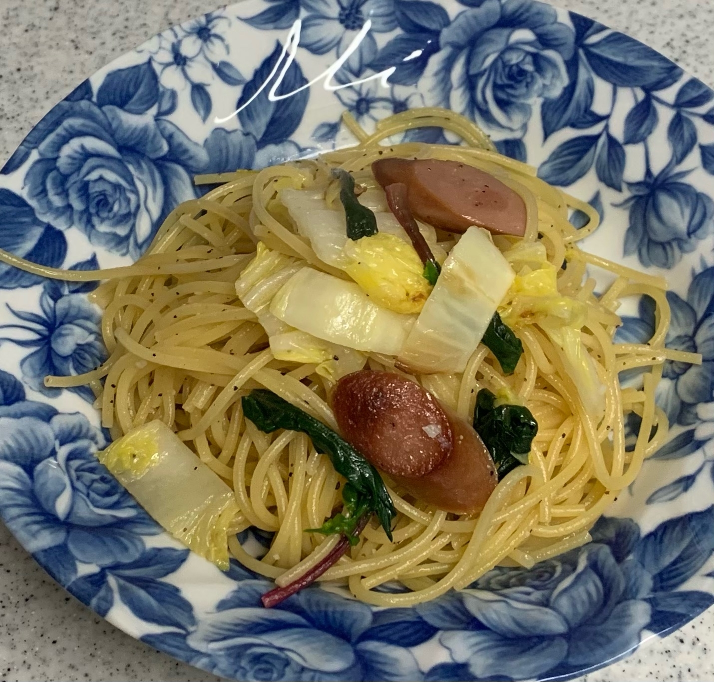 ウインナーと白菜のコンソメパスタ