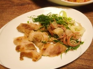 貝割れ大根がなくてスミマセン。大好きな薬味たっぷり、バラ肉もサッパリと美味しく頂けました。ご馳走さまでした♪