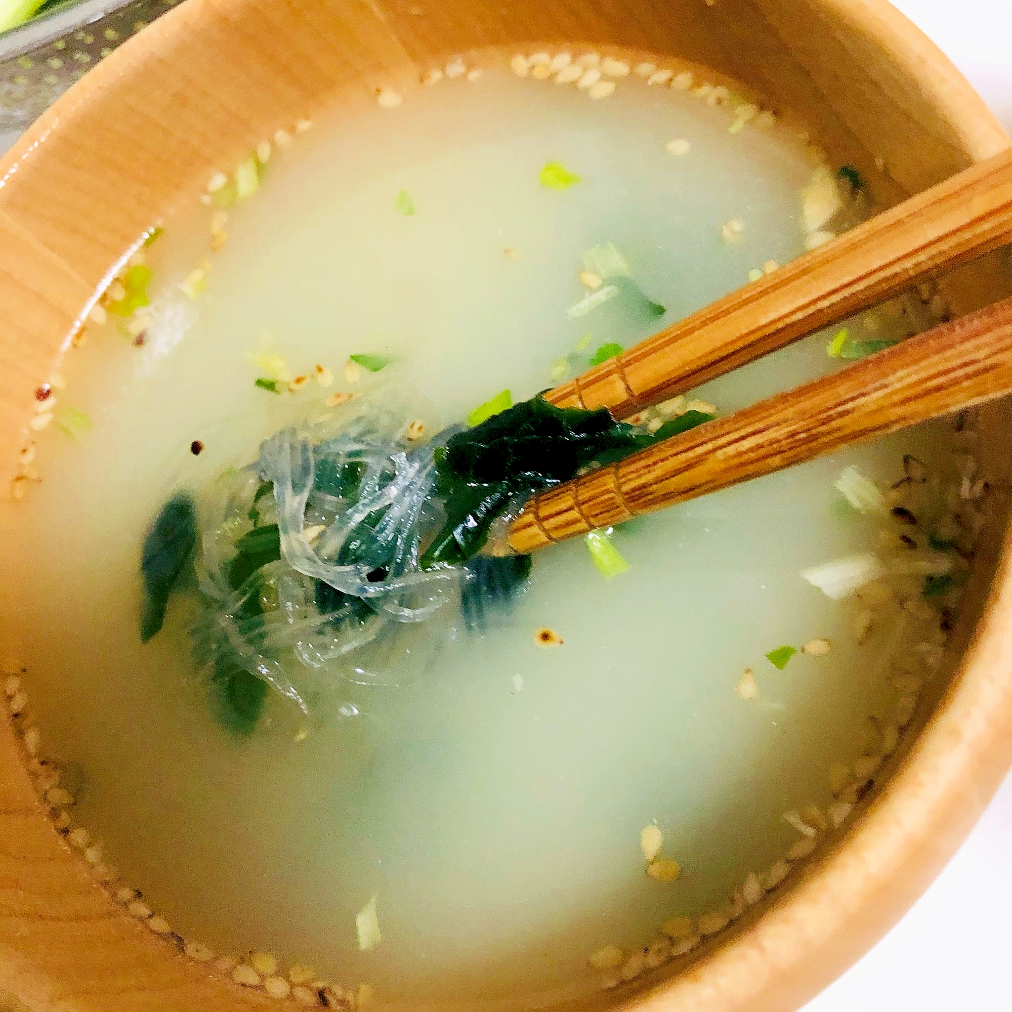 春雨とわかめの鶏白湯スープ