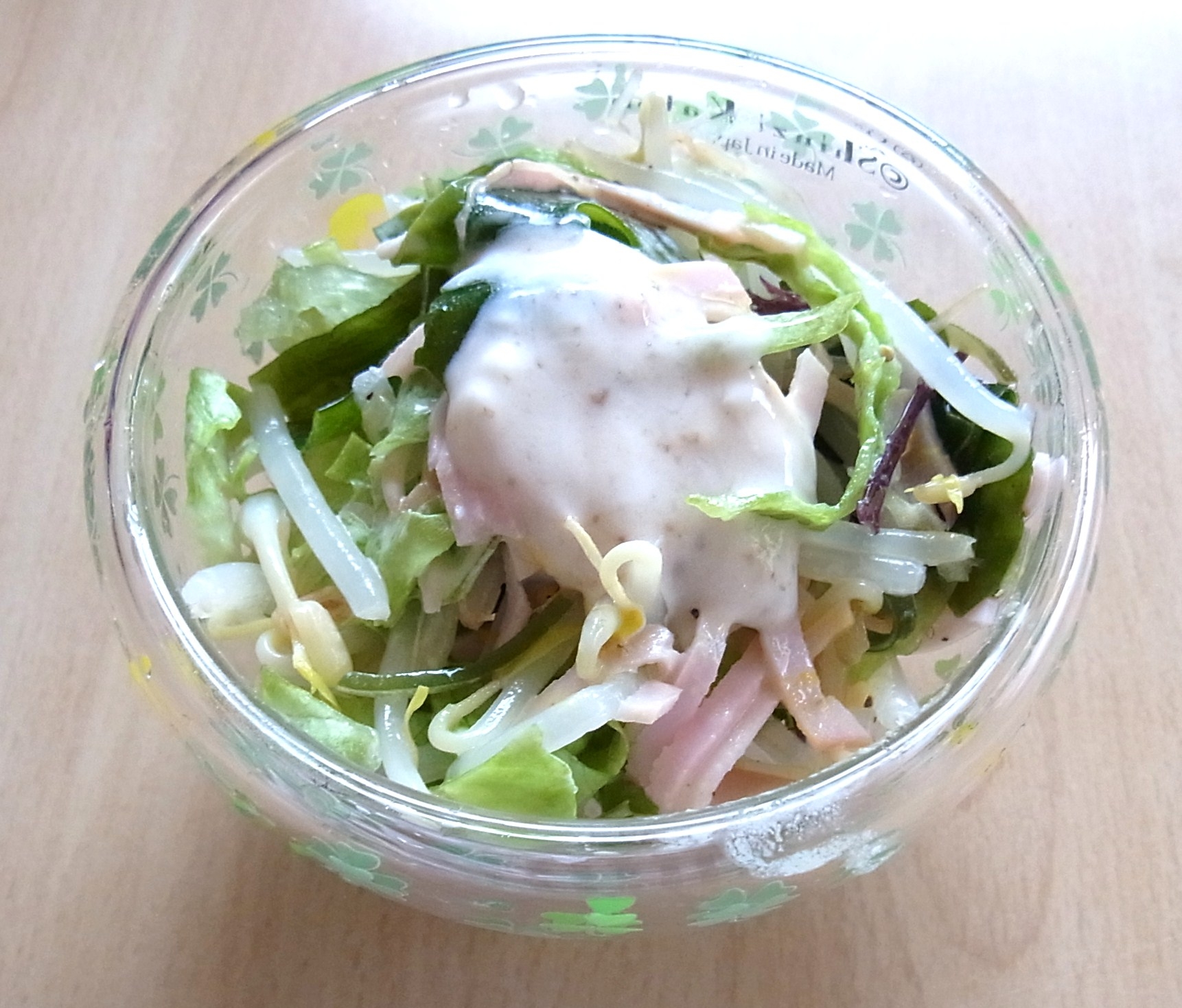 海藻とハムともやしのヨーグルトドレッシングサラダ