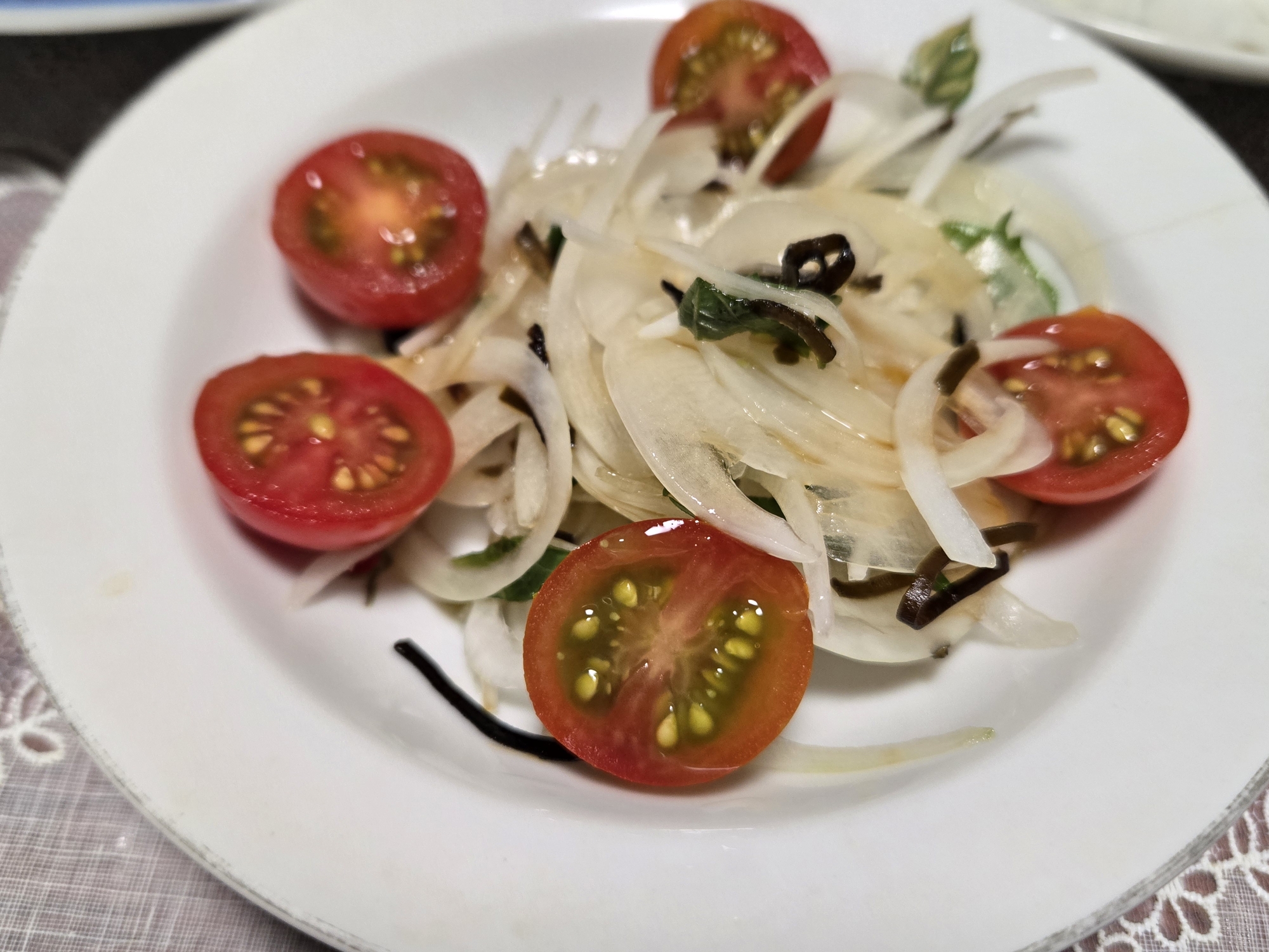 新玉ねぎの塩昆布ポン酢あえ