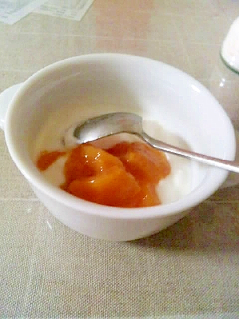 シナモンプラス、柿ジャムヨーグルト