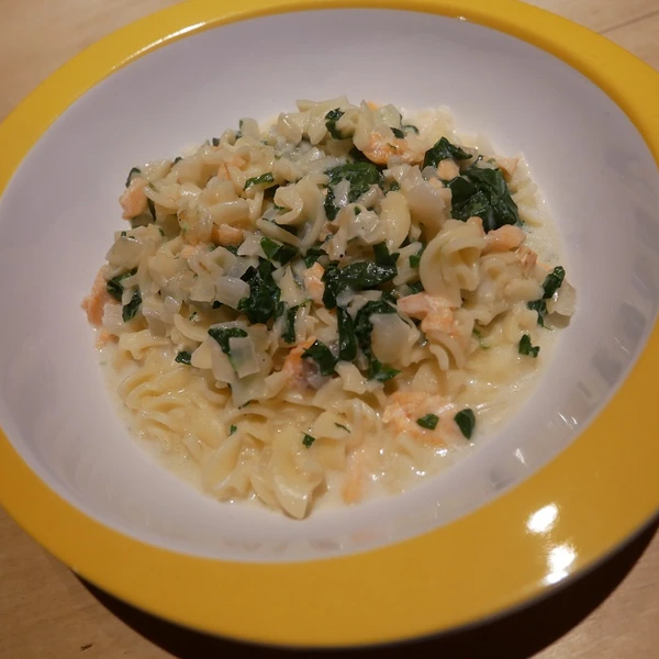 離乳食完了期 鮭とほうれん草のクリームパスタ レシピ 作り方 By Petitpoussin 楽天レシピ 離乳食完了期 鮭とほうれん草のクリームパスタ レシピ 作り方 By Petitpoussin 楽天レシピ