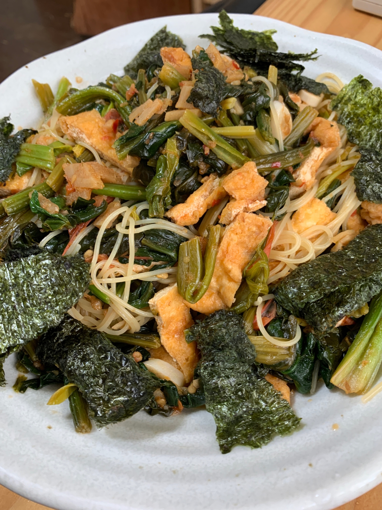 ほうれん草、油揚げ、トマト味にゅうめん