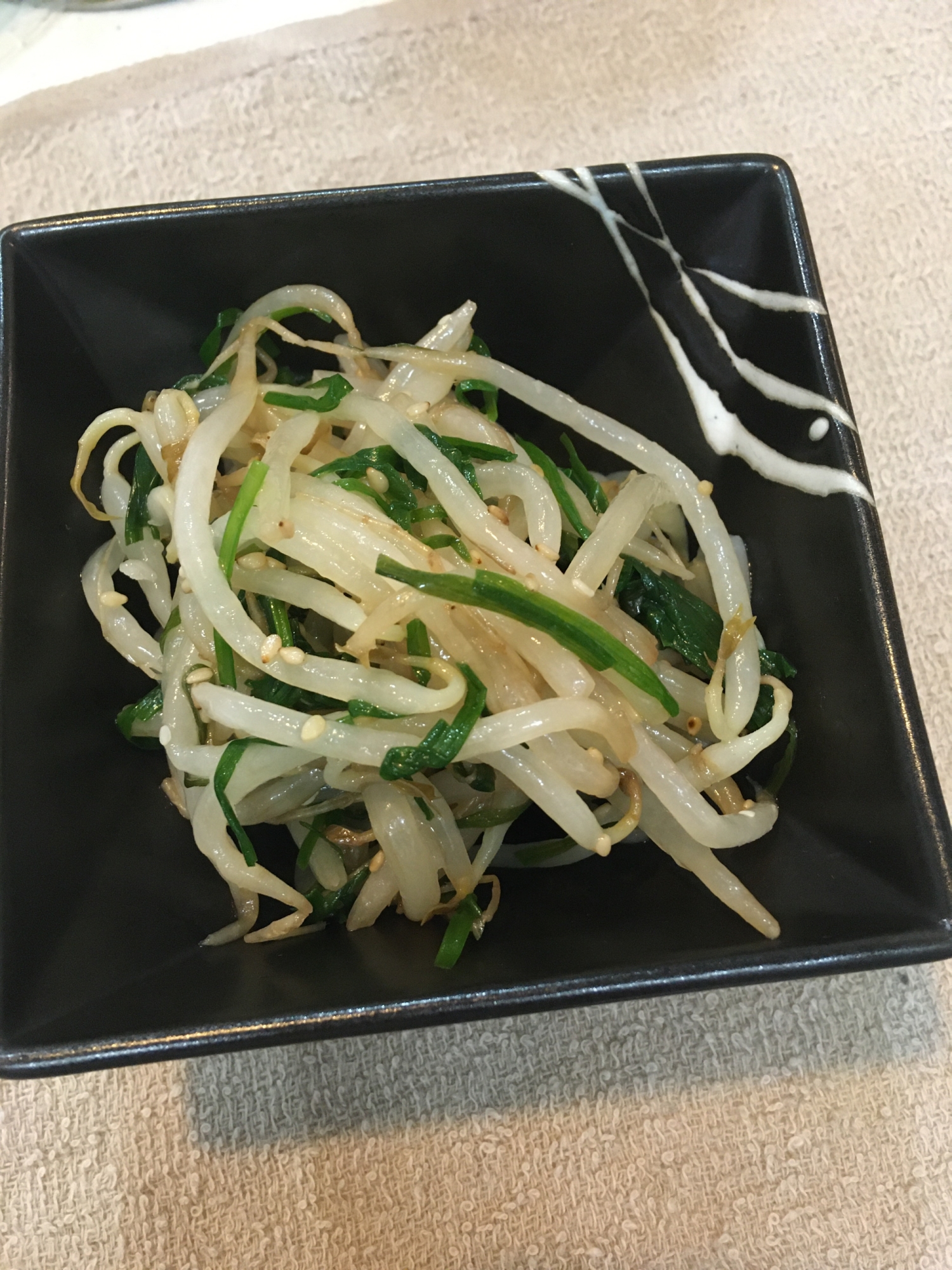 ニラともやしの簡単ナムル レシピ 作り方 By ぶたウサギ 楽天レシピ ニラともやしの簡単ナムル レシピ 作り方 By ぶたウサギ 楽天レシピ