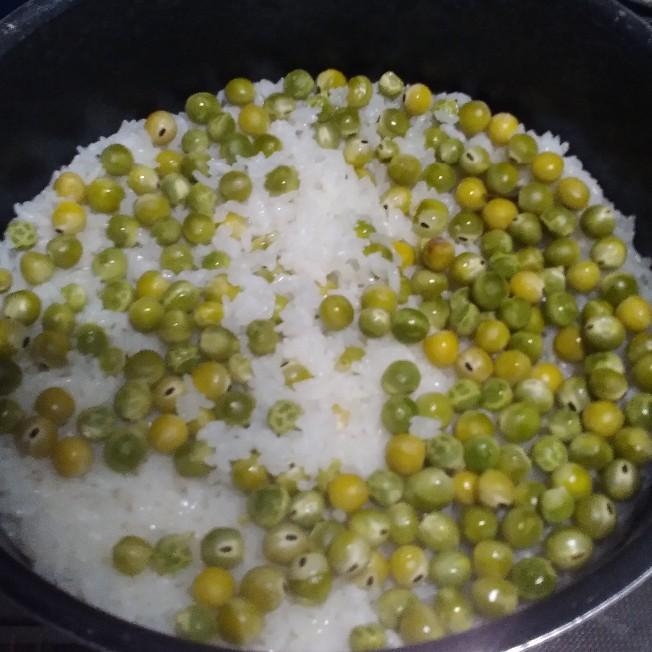 うすいえんどう豆のおこわ
