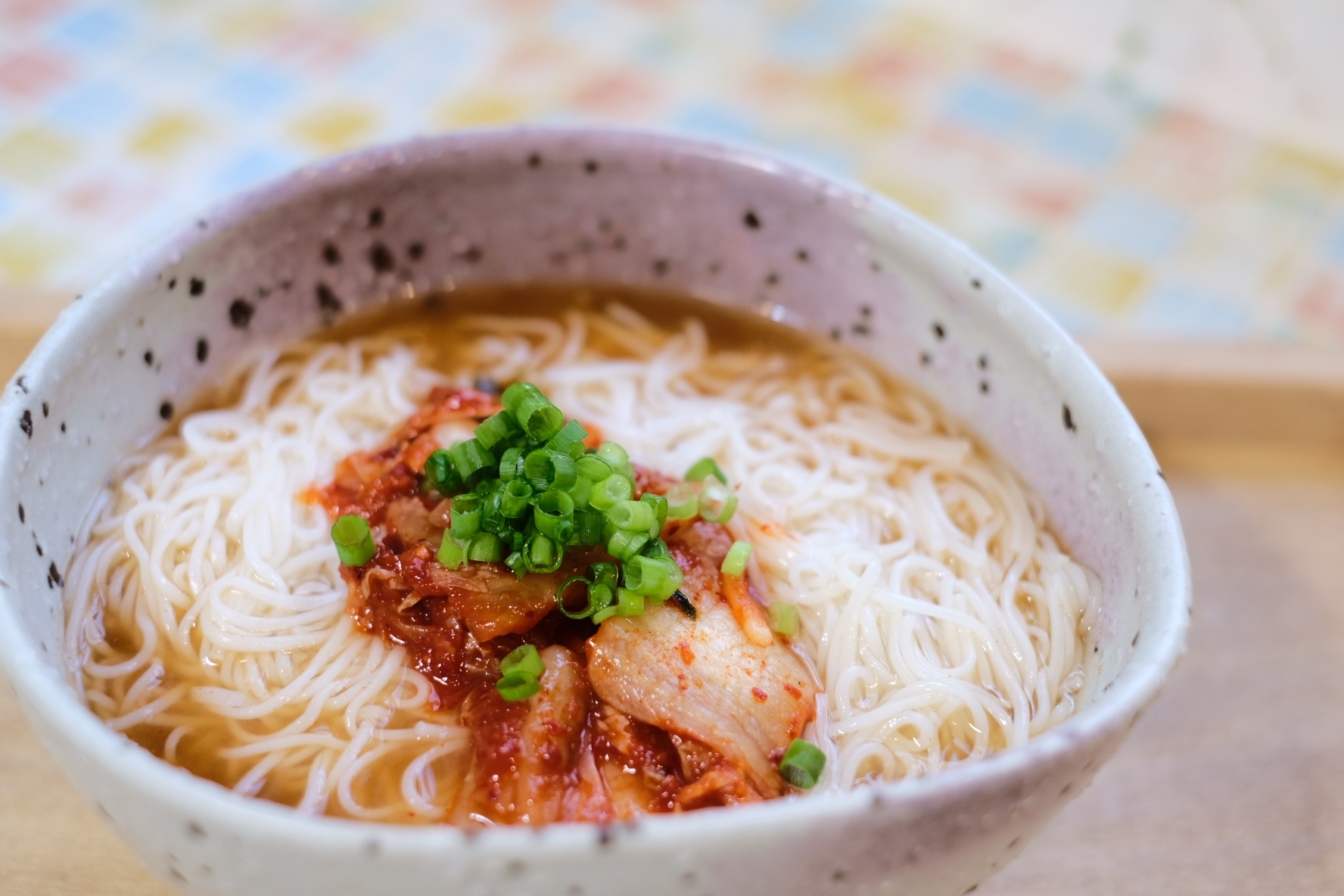 キムチ鍋のもとでつくるあったかい簡単キムチそうめん