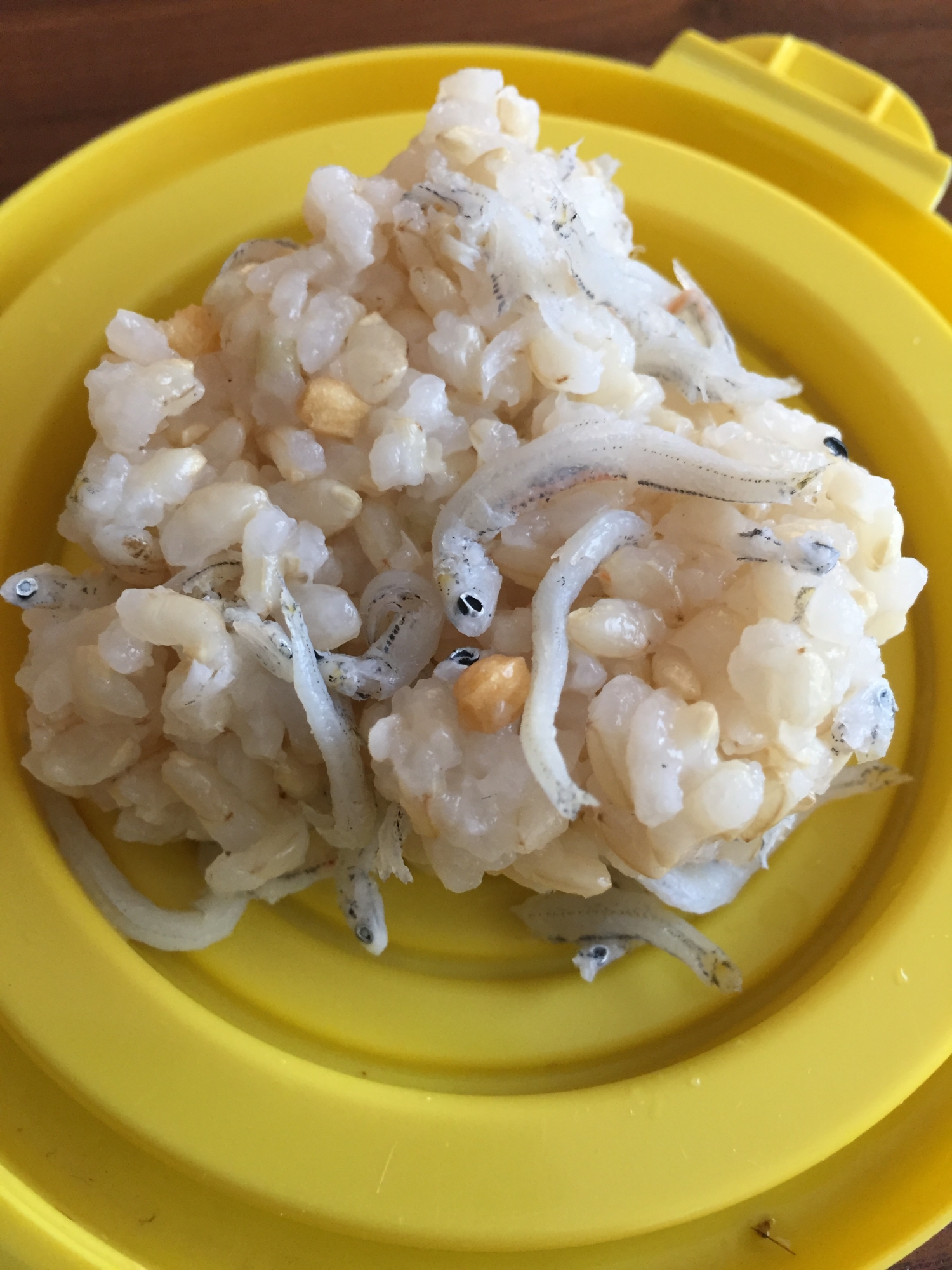 美味しい手軽 チビあられ入りのシラスご飯 レシピ 作り方 By へんてこへんてこママ 楽天レシピ