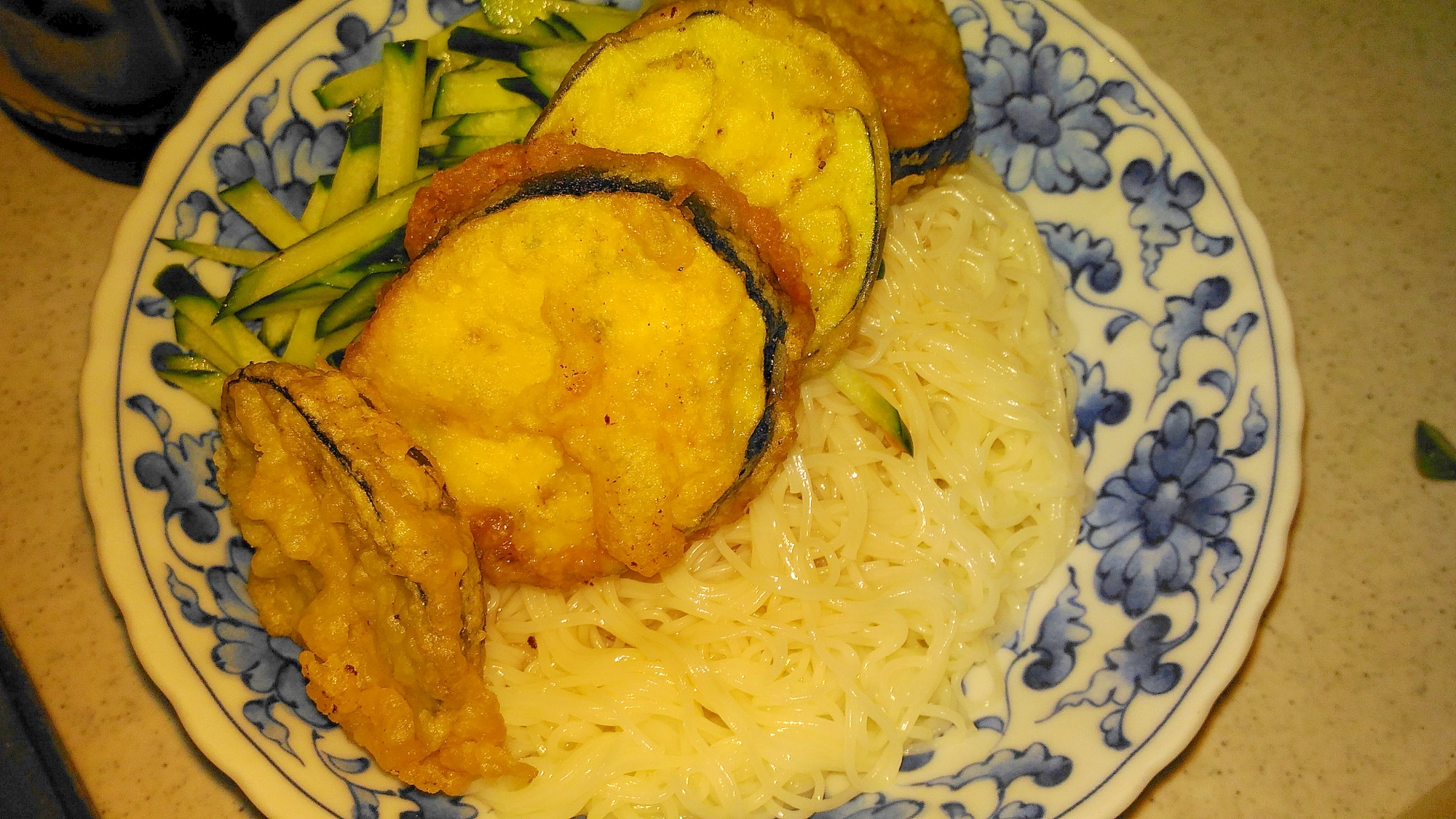 茄子天ぷらと胡瓜の素麺