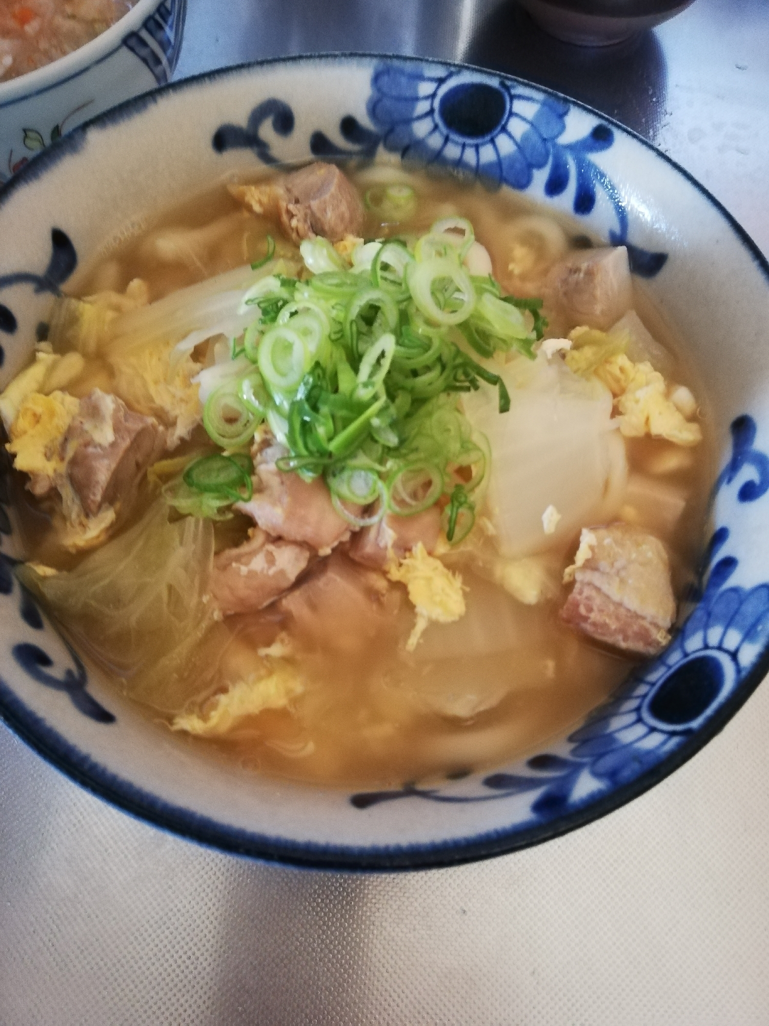 鶏肉と白菜の卵とじうどん