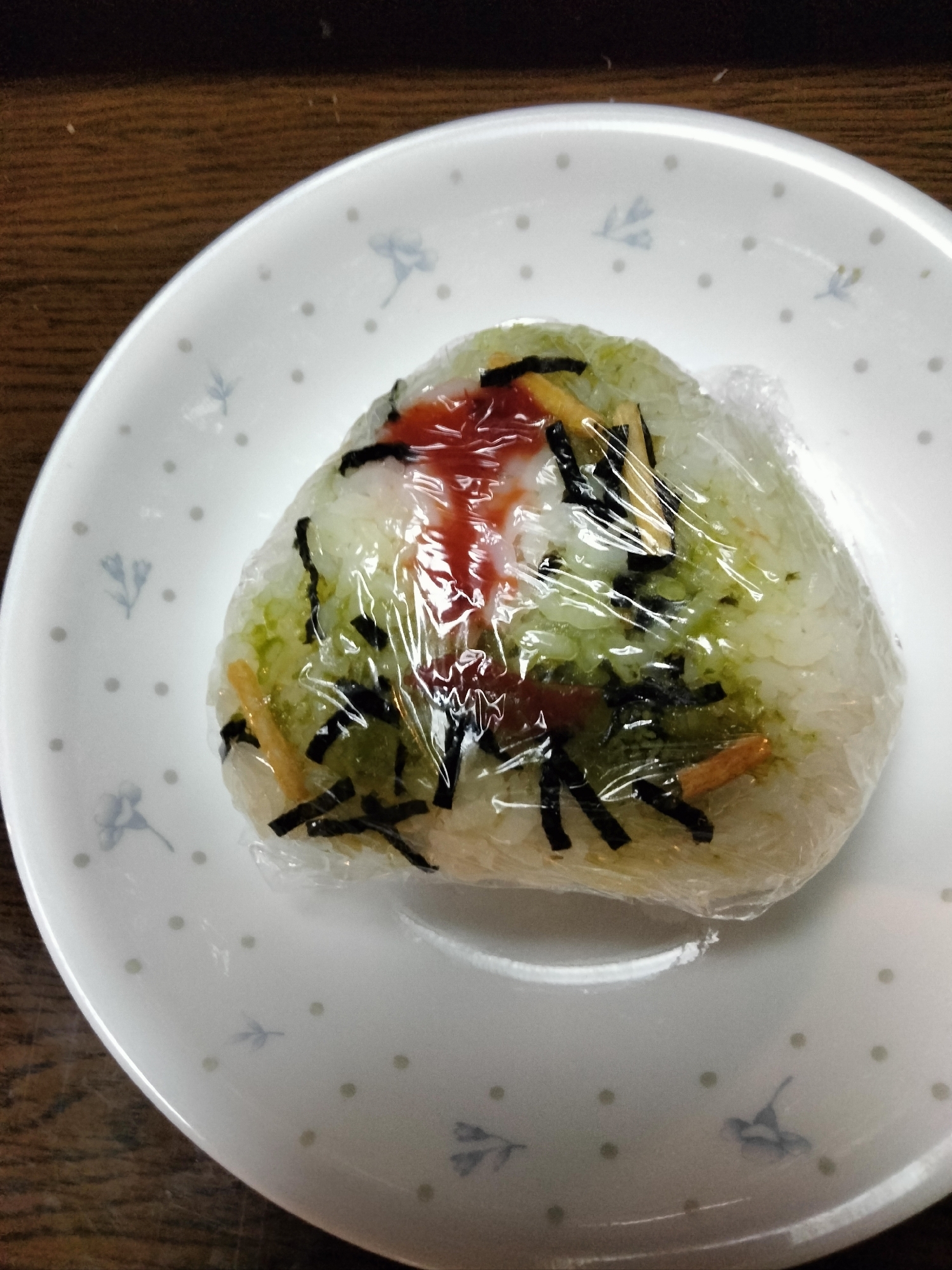 お茶漬け海苔、梅干しのおにぎり