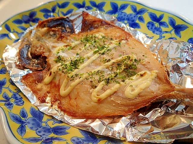 生姜・マヨ・青海苔かけて　鯵の開き焼きのグリル焼き