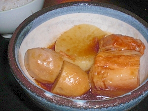 大根•里芋も一緒に♡タレが美味しい角煮