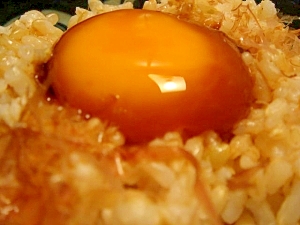 卵黄ヅケ丼