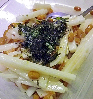 ねばとろしゃきっがたのおいしい　納豆と長いもの小鉢