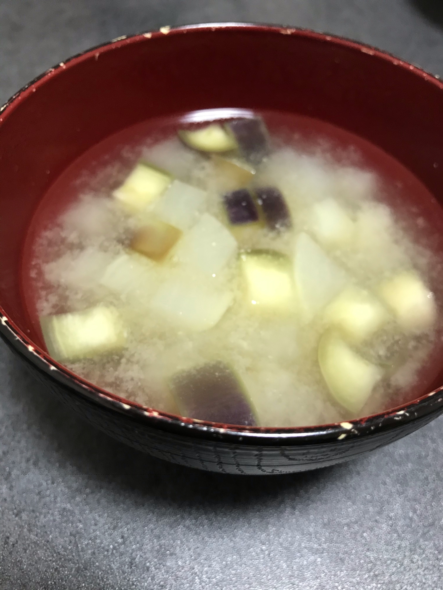 【簡単汁物】大根とナスの味噌汁