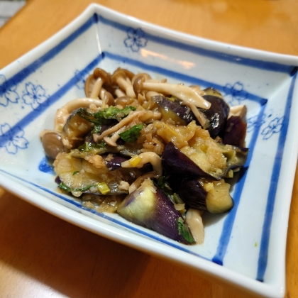 ニンニク2倍、シソをプラスして、カタクリ抜きで作りました。
簡単なのに美味しかったです❤リピします♪