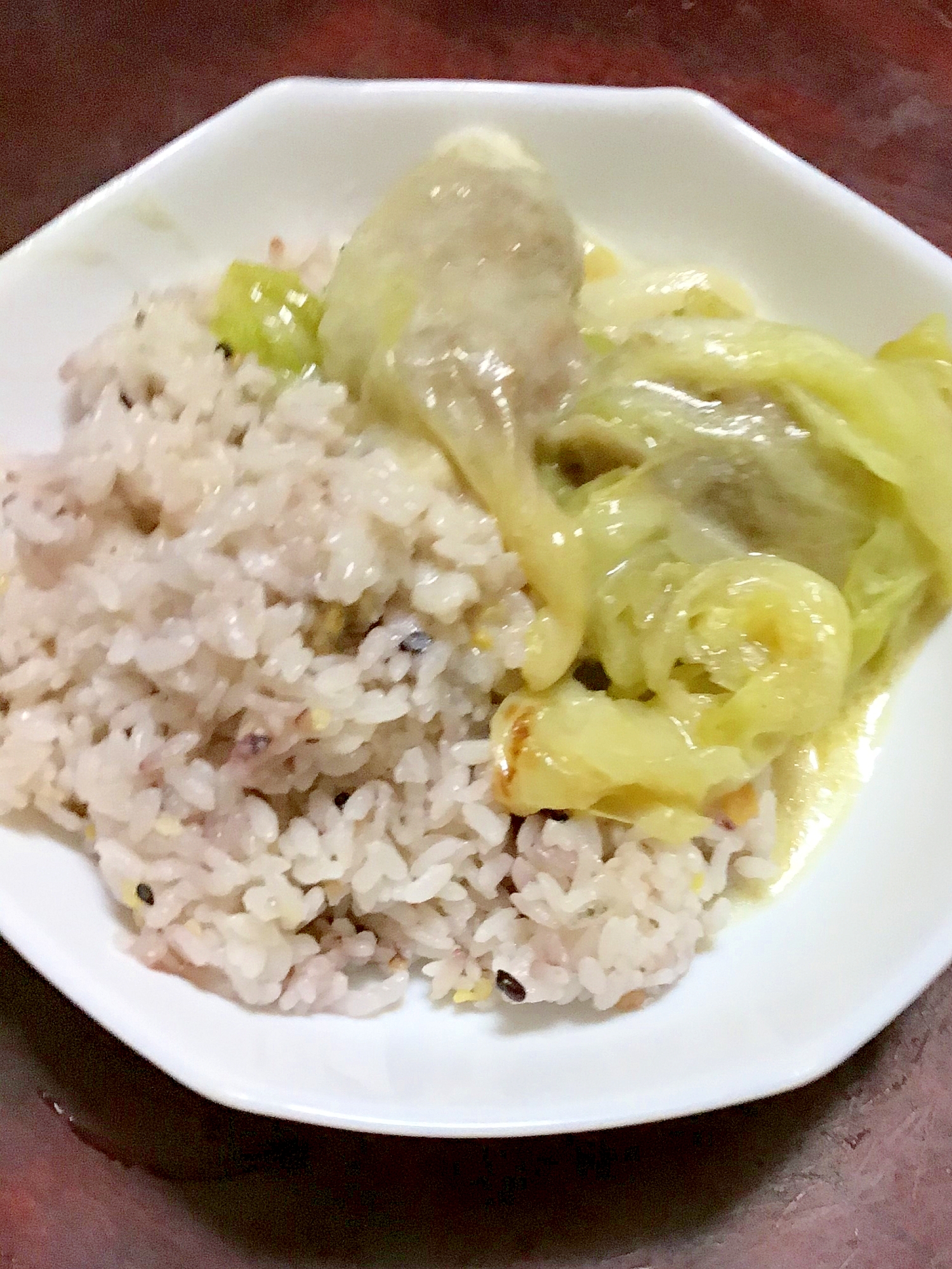 白菜と肉団子のクリームシチューライス（雑穀米）