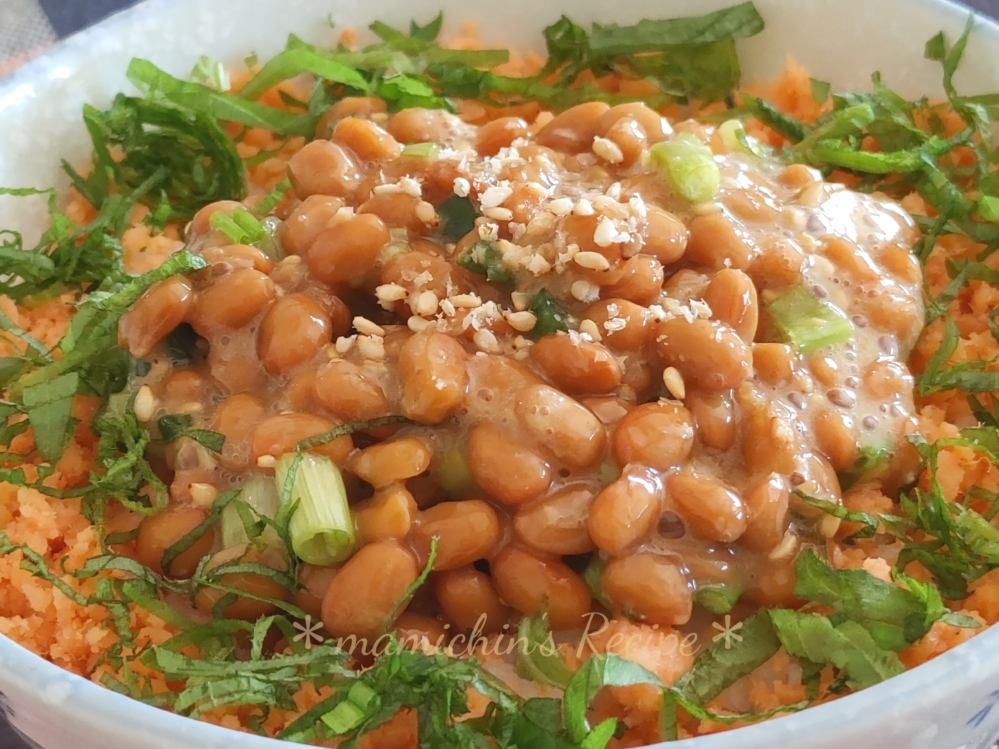 納豆ご飯〜ごまとわさび with大葉 鮭フレーク レシピ・作り方 by