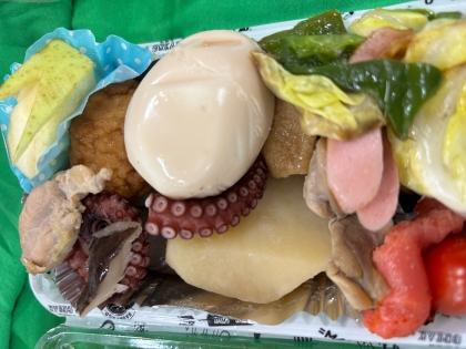 究極の染み染み！大根と竹輪とすじ鉾と卵のおでん