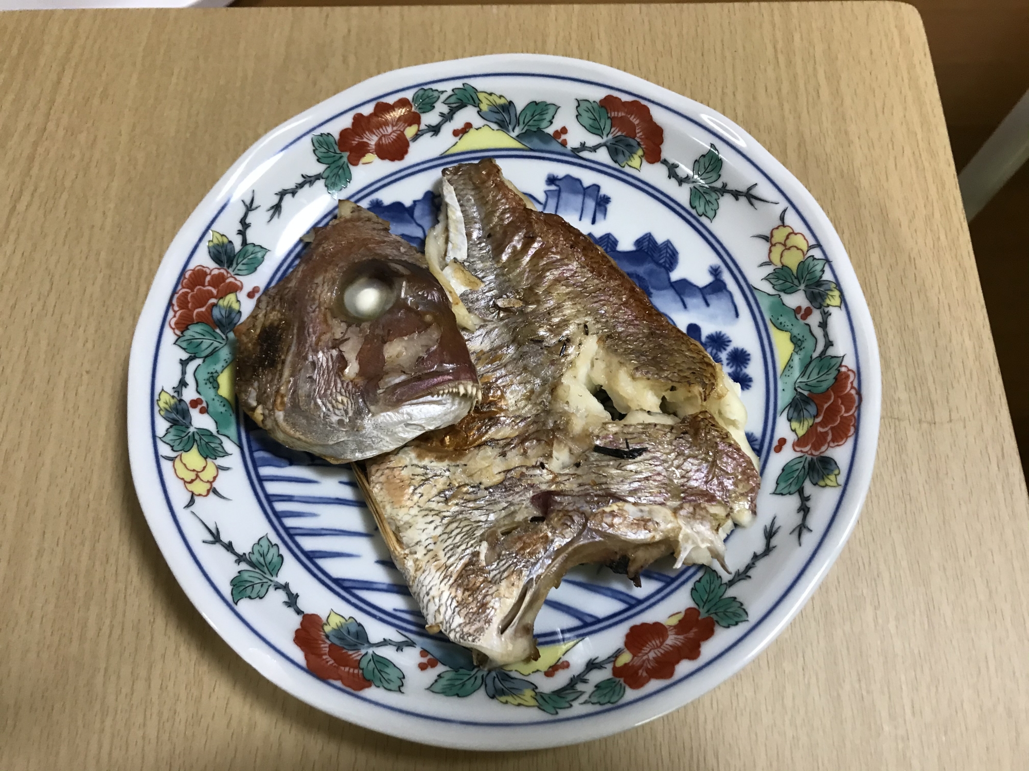 簡単、ほっくり白身が美味しい！鯛の塩焼き