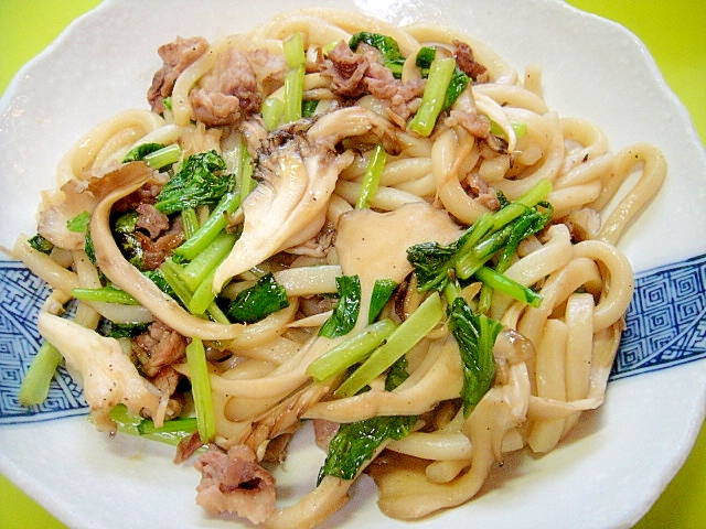 舞茸と小松菜豚肉の焼きうどん