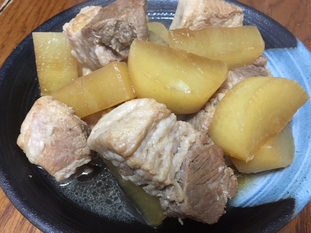 圧力鍋でトロトロ☆うま味たっぷりバラ肉と大根の煮物