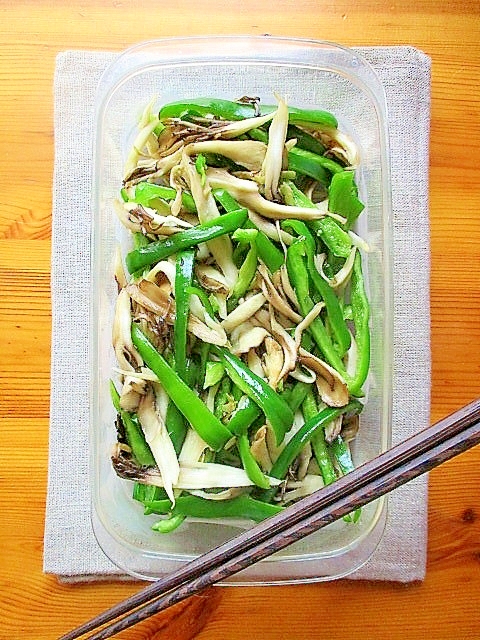 作り置きおかず♪ピーマンと舞茸の昆布茶炒め