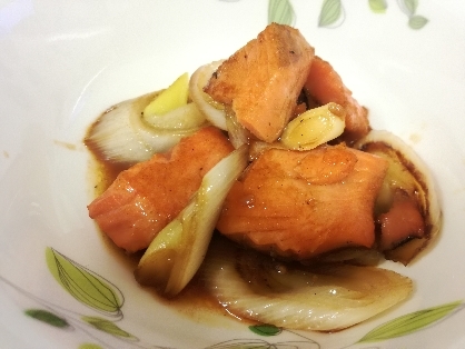 甘塩鮭と長ねぎのピリ辛炒め