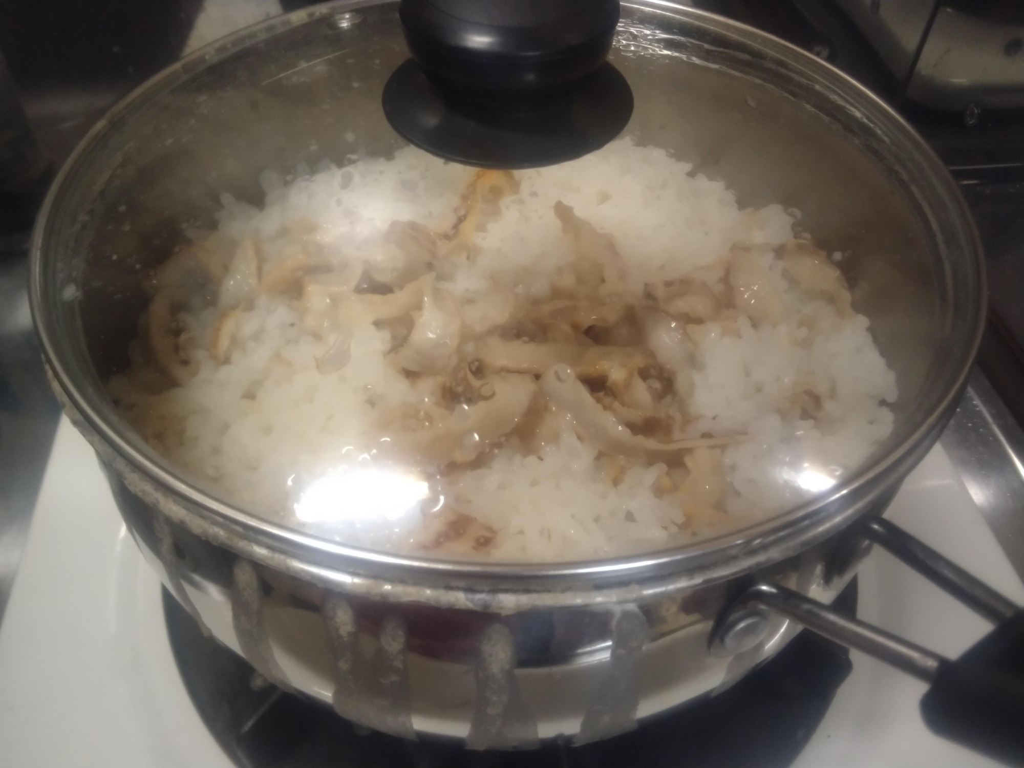 ほたての貝ひもの炊き込みご飯