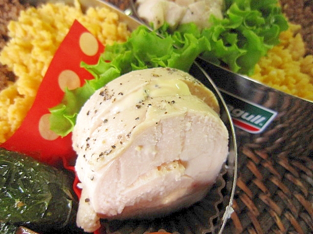 お弁当おかず 定番鶏ハムの蜂蜜レモン風味 レシピ 作り方 By Cappuccio1124 楽天レシピ