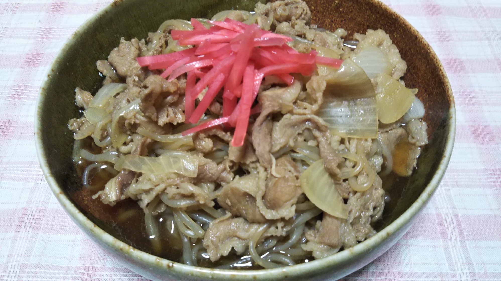 牛肉と玉葱と白滝で牛丼風煮物☆