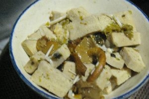  高野豆腐とナメコの小鉢