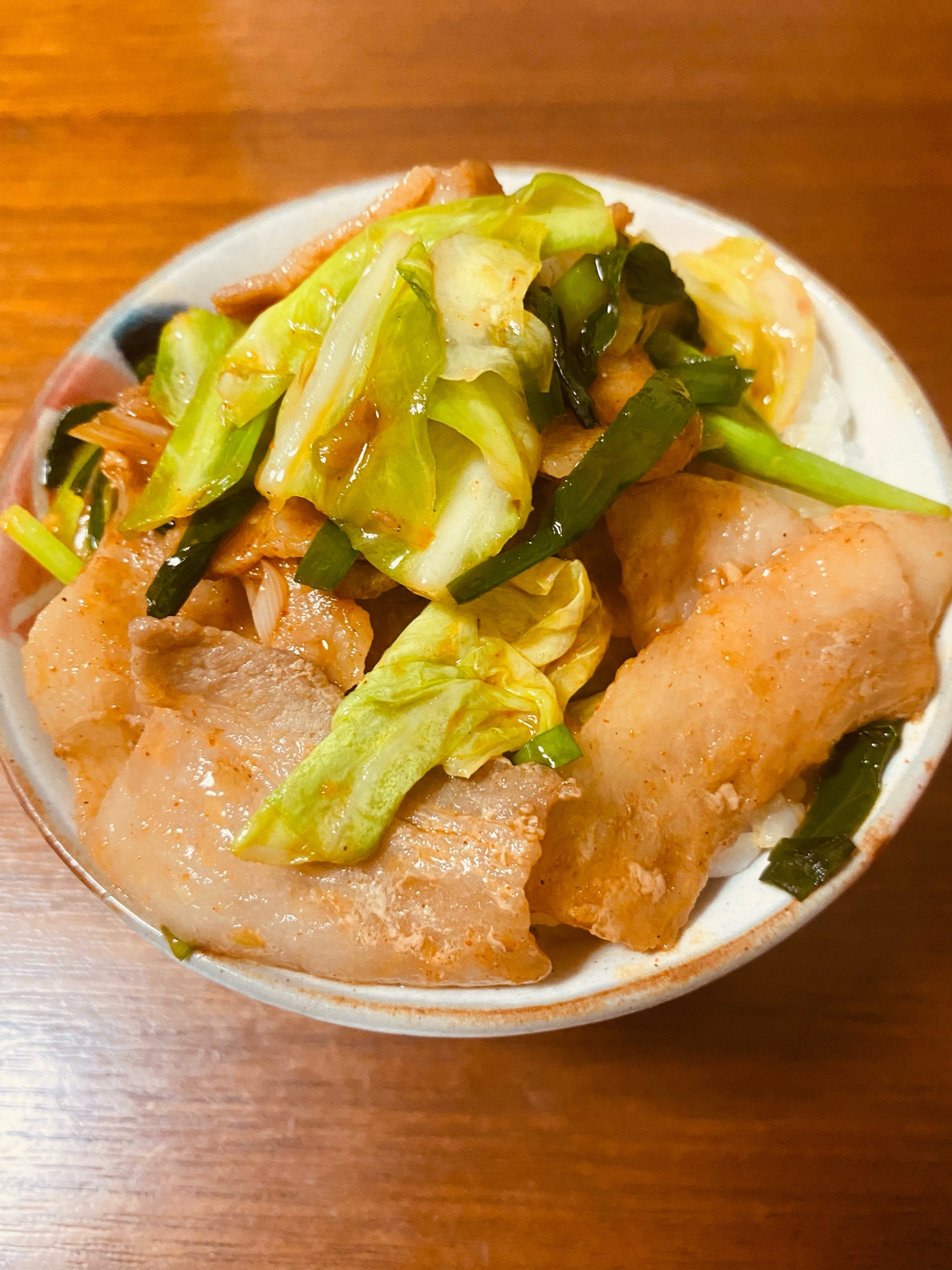 ニラとキャベツでスタミナ豚丼⭐