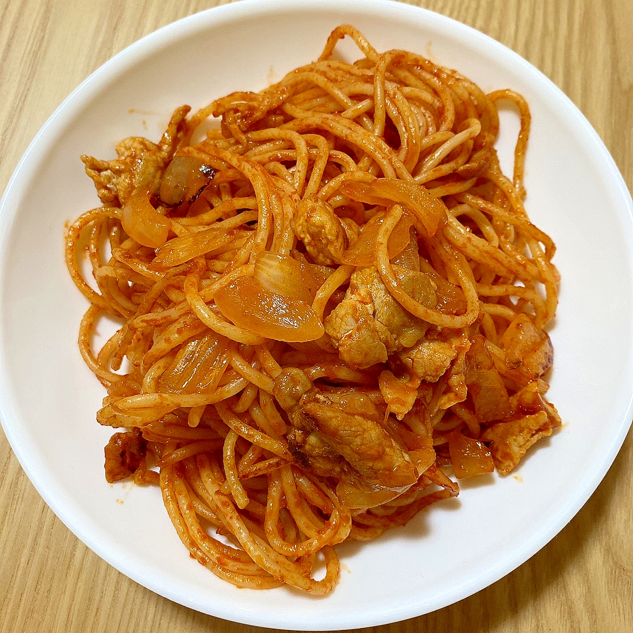 電子レンジで豚コマ肉のナポリタン