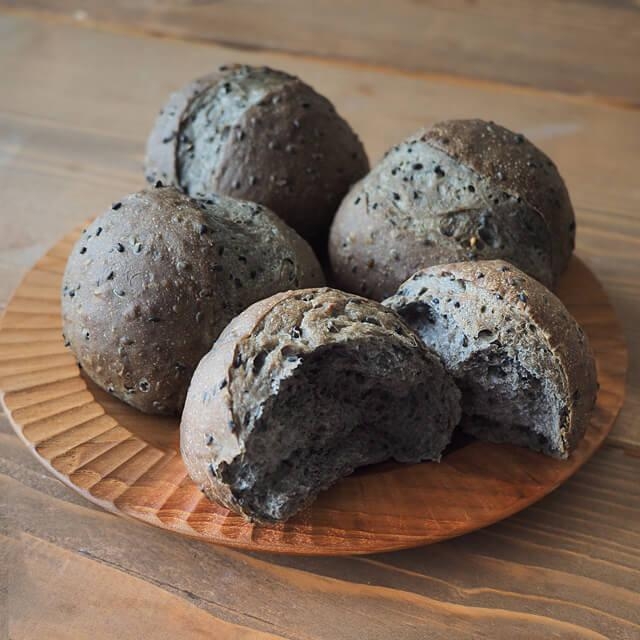 プロフーズ　黒ごまパン