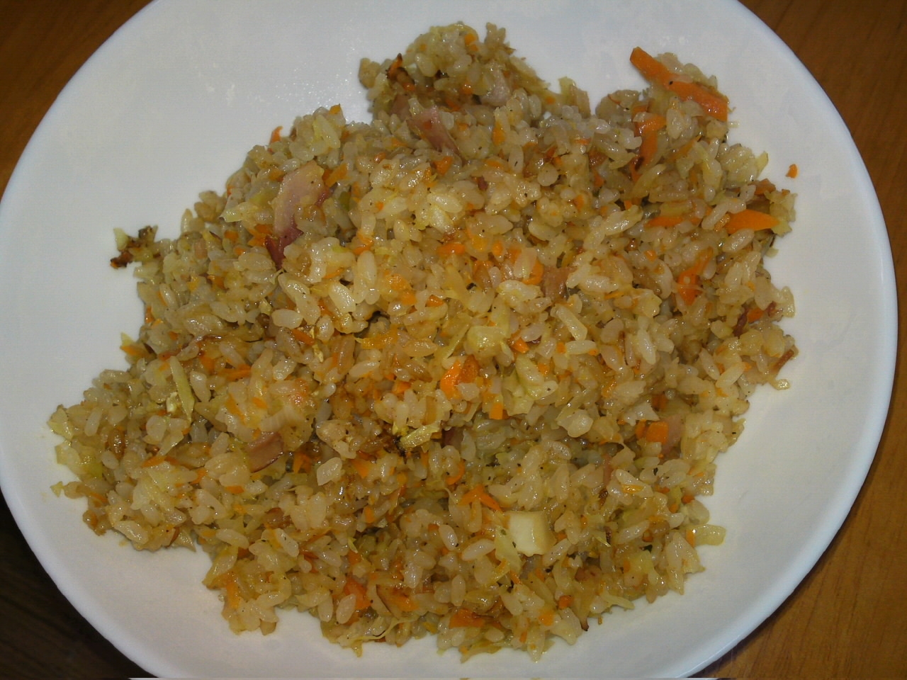 キャベツでかさましチャーハン