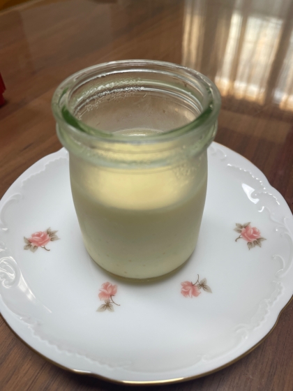 懐かしい味でした！きちんと器に移し替えて食べればカラメルの甘さが感じられたのに、そのまま食べたので最初の一口目は甘さがとっても控えめでした。