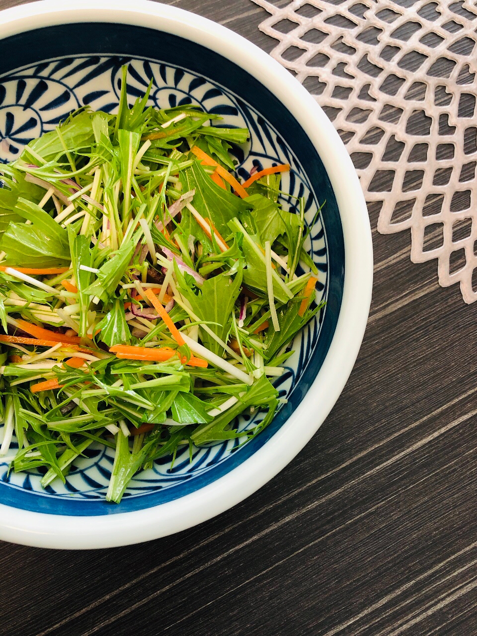 水菜と人参と玉ねぎのエスニックサラダ