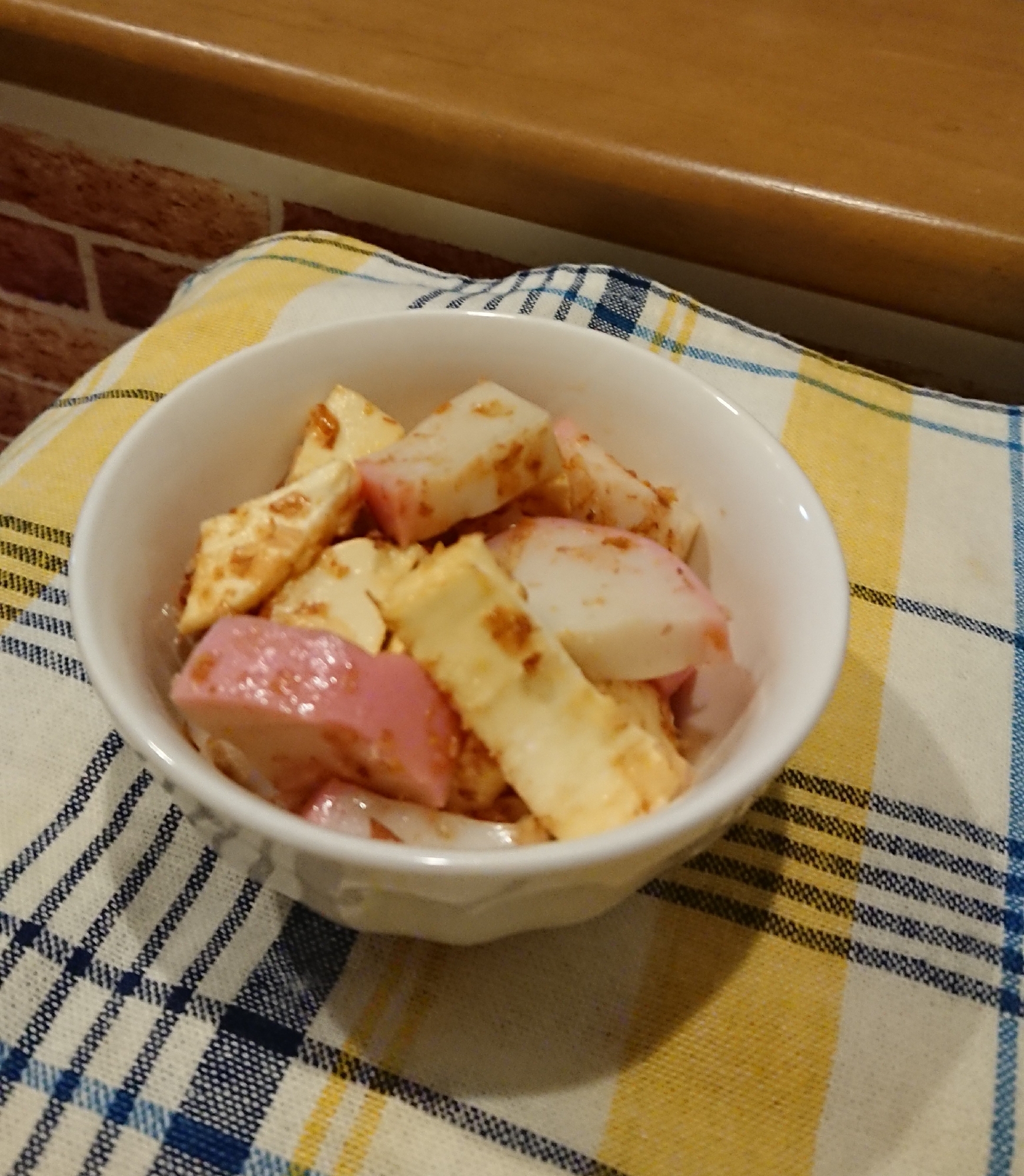 おつまみに かまぼことチーズのおかか和え♡