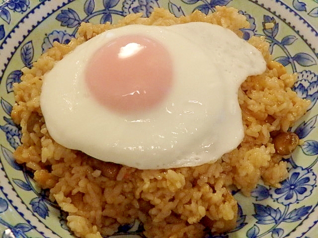 カレーの残りで★目玉焼きカレーご飯