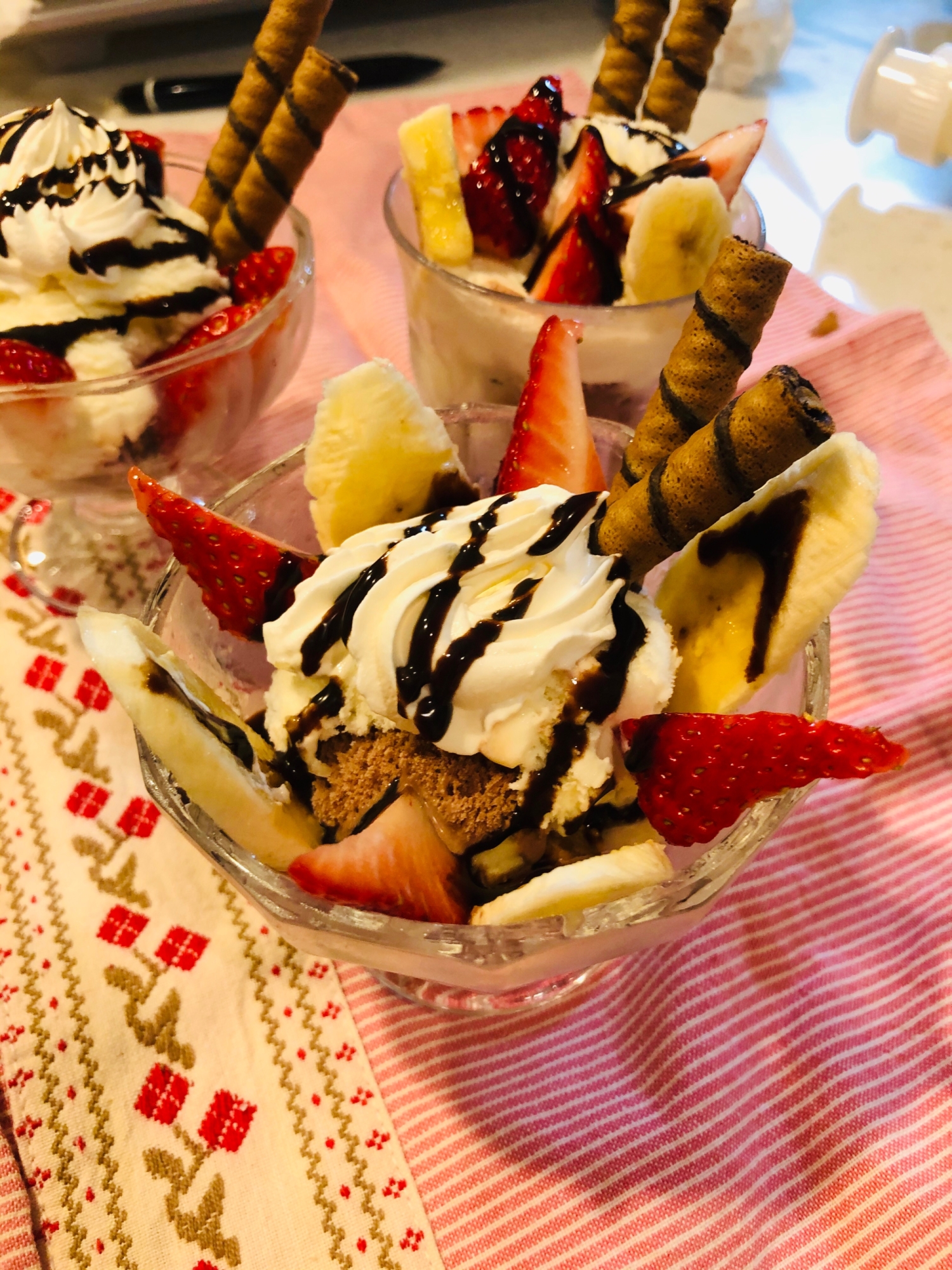 いちごとバナナのチョコレートパフェ レシピ 作り方 By Kapimaru 楽天レシピ いちごとバナナのチョコレートパフェ レシピ 作り方 By Kapimaru 楽天レシピ